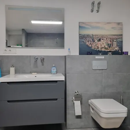 Schicke Gaestewohnung Duesseldorf Koeln * نيوس